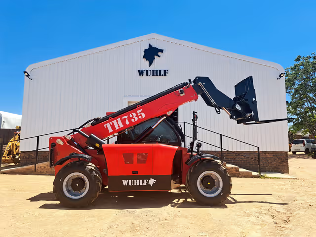 TH735 Telehandler